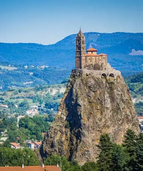 Chapelle Saint-Michel d'Aiguilhe sur son rocher volcanique - Le Puy-en-Velay - France