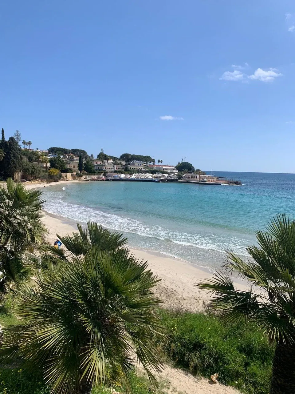 Plage de sable et eau turquoise - Sicile - Italie