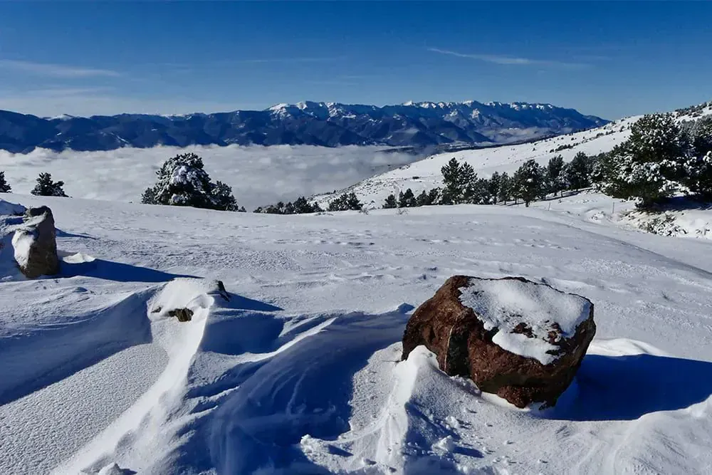 Mer de nuages en hiver - Pyrénées-Orientales - France © Michel Madre