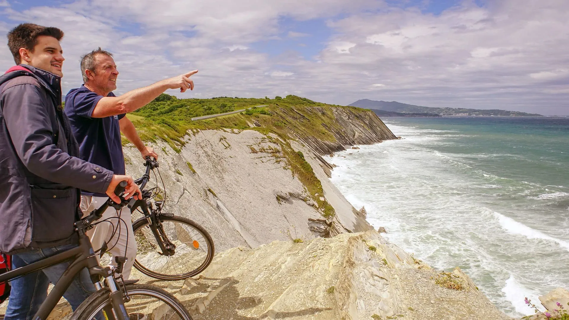 Eglise de Seydisfjordur et fjords - Islande