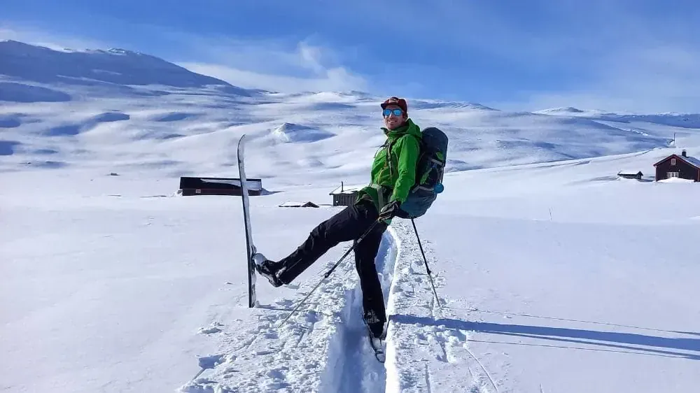 Skieur Quittant Le Refuge De Iungsdalshytta Bjordalsbu Norvege C Mathieu Offredi - Norvège © Mathieu Offredi