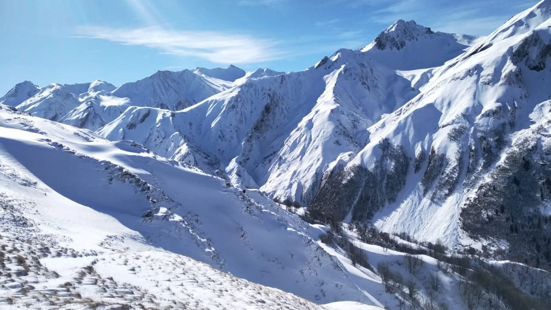 Randonnée raquettes en Tarentaise - Savoie - France - snowshoe-hiking-in-tarentaise-savoy-france-3