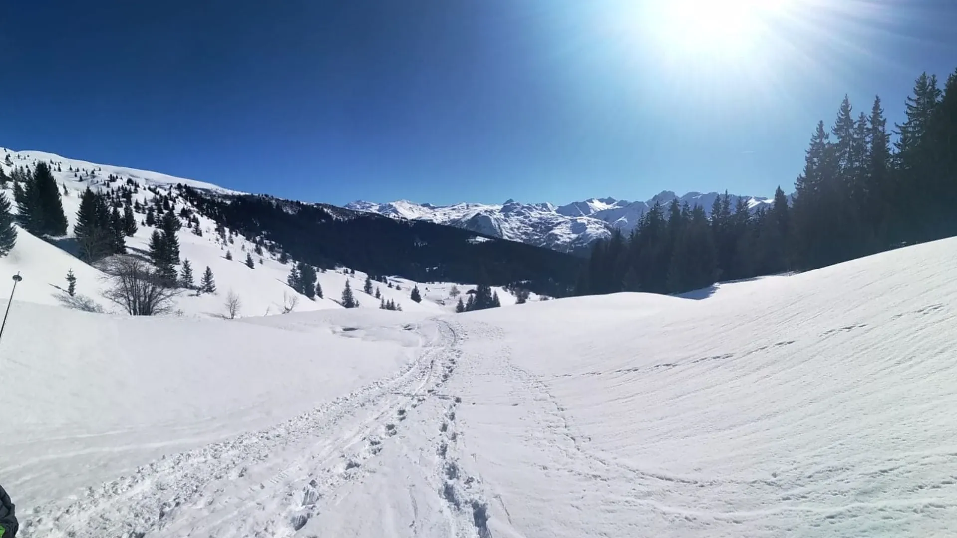 Randonnée raquettes en Tarentaise - Savoie - France - snowshoe-hiking-in-tarentaise-savoy-france-4