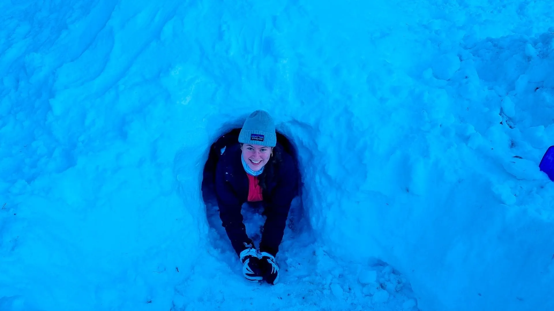 Groupe en raquettes sur les Hauts Plateaux du Vercors - France