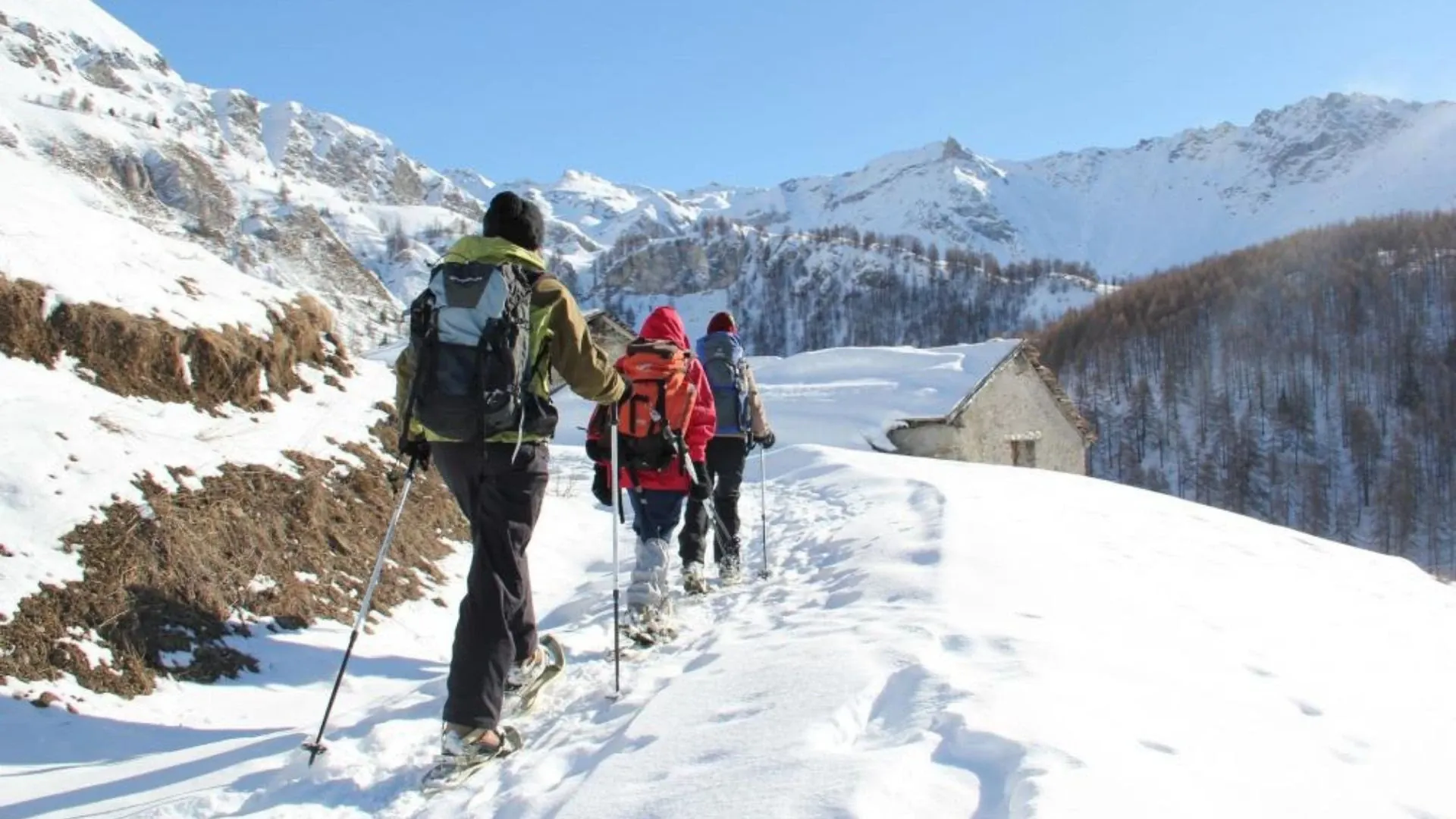 Raquettes avec vue sur le Cervin - Alpes italiennes - Italie