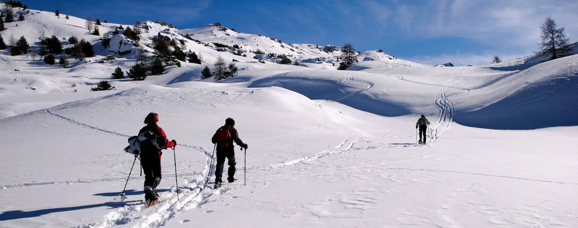 Randonneurs en raquettes dans les Ecrins - Alpes - France