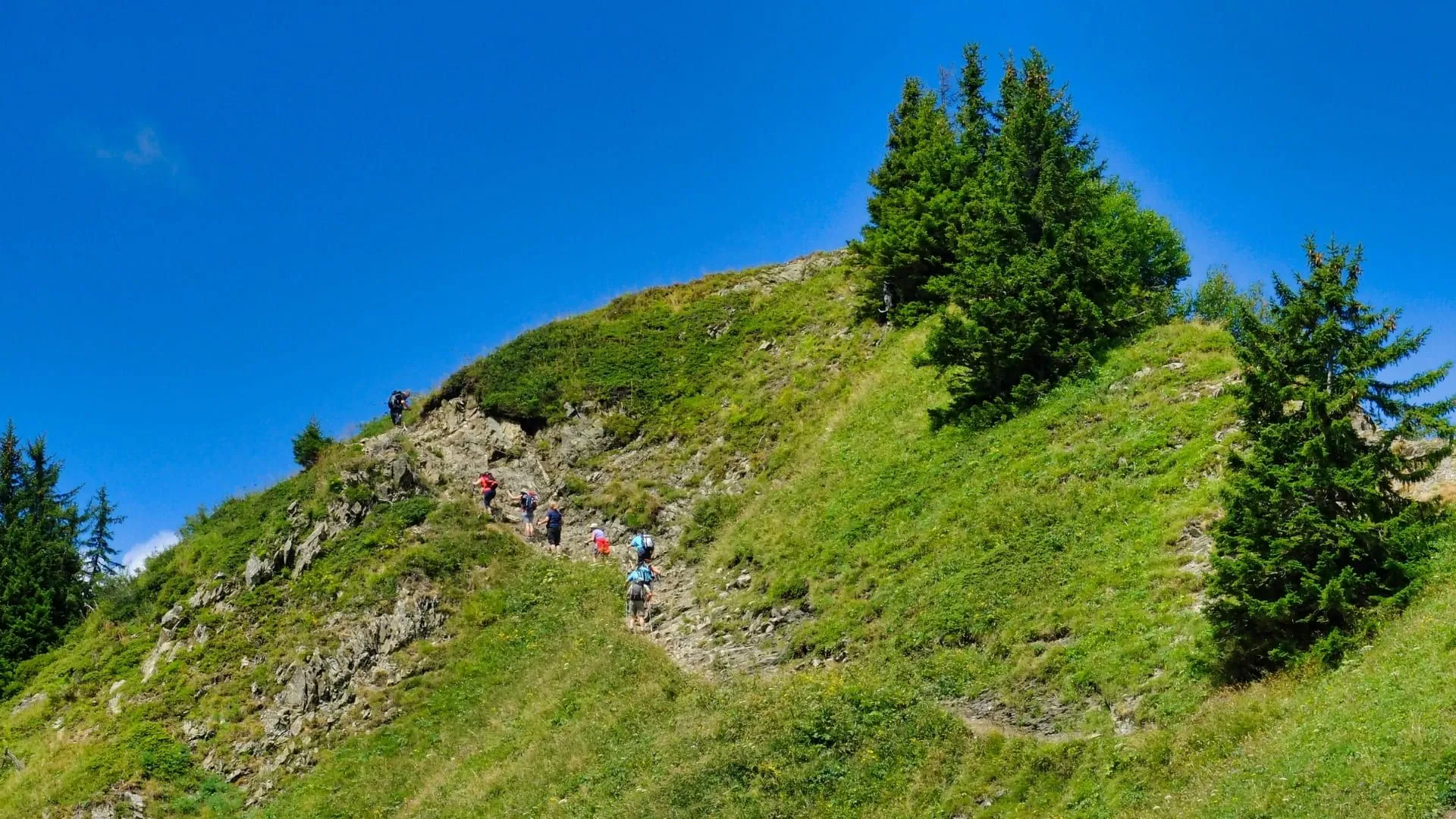 Sous Le Col De Loulettaz Dans Les Aravis C Thomas Praire - France © Thomas Praire