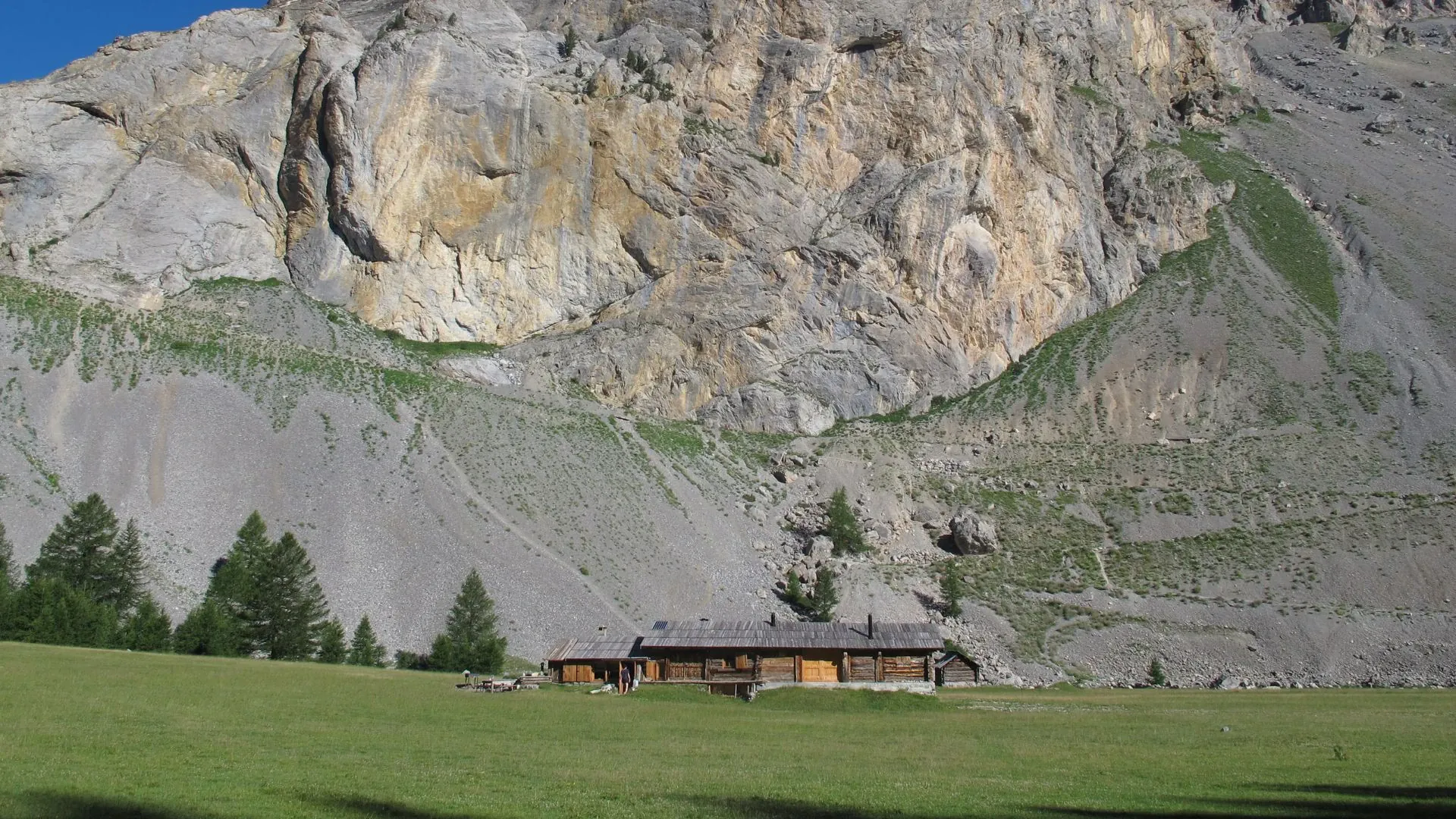 Sous Le Pic De Beaudouis Au Depart Du Parking - France
