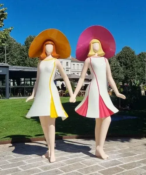 Statue Des Demoiselles De Rochefort