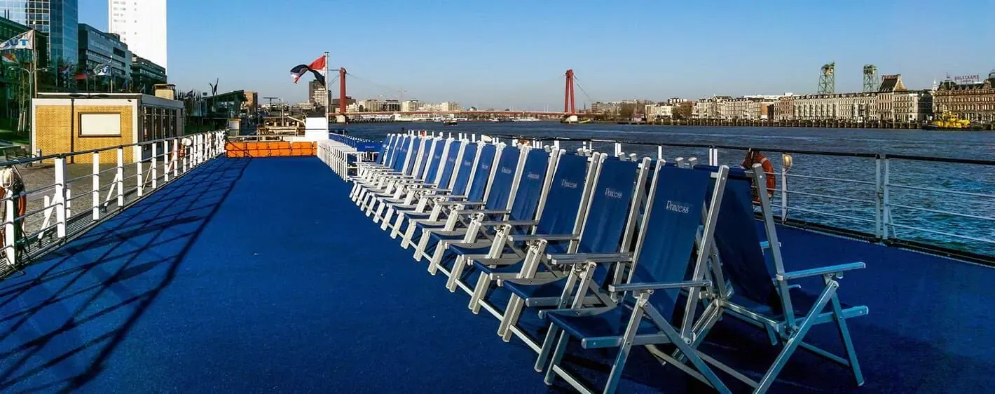 Pont de pierre sur l'Aubrac - Massif Central - France © P. Paillat