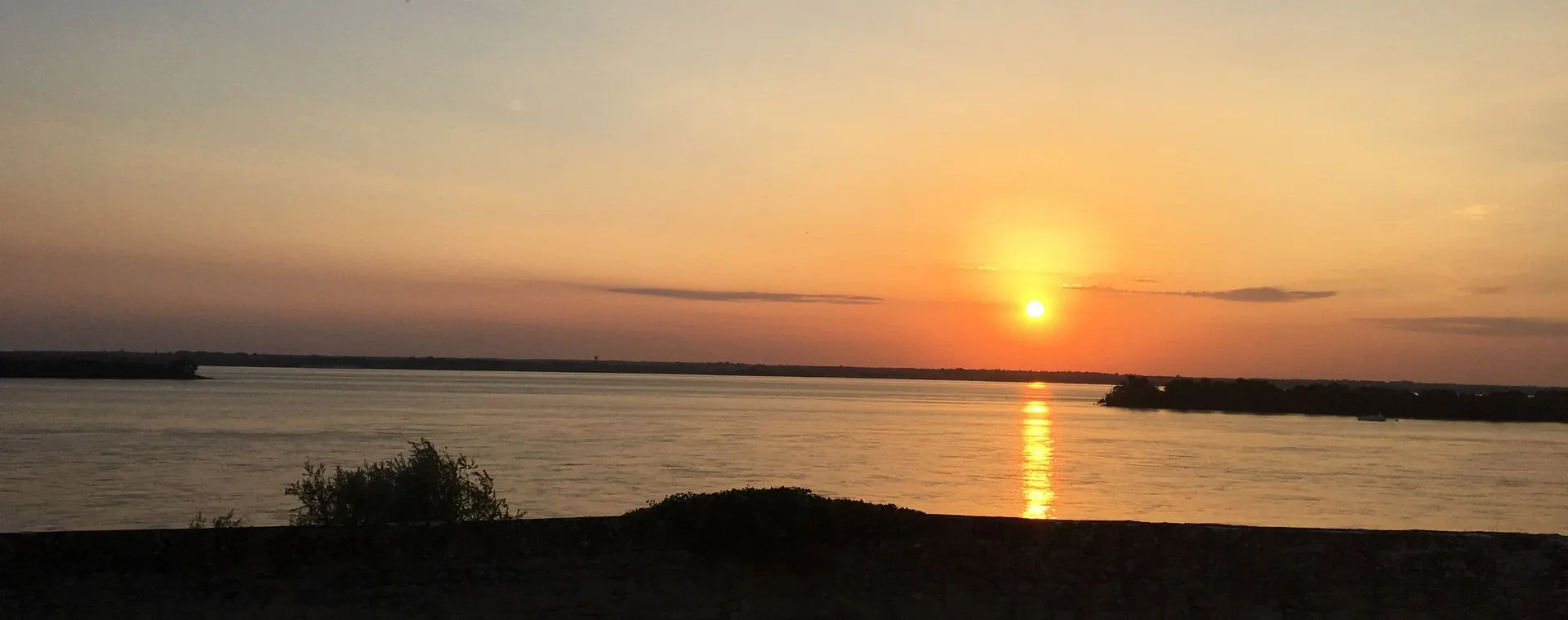 Coucher De Soleil A Blaye - France