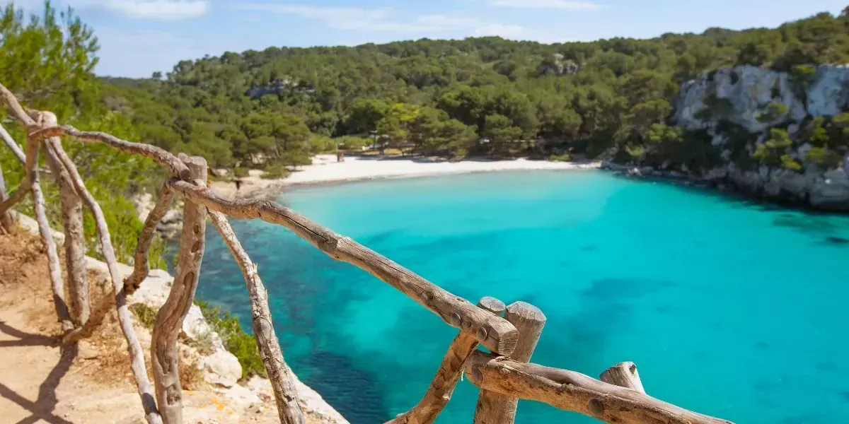 Baignade à Cala Macarella - Minorque - Espagne