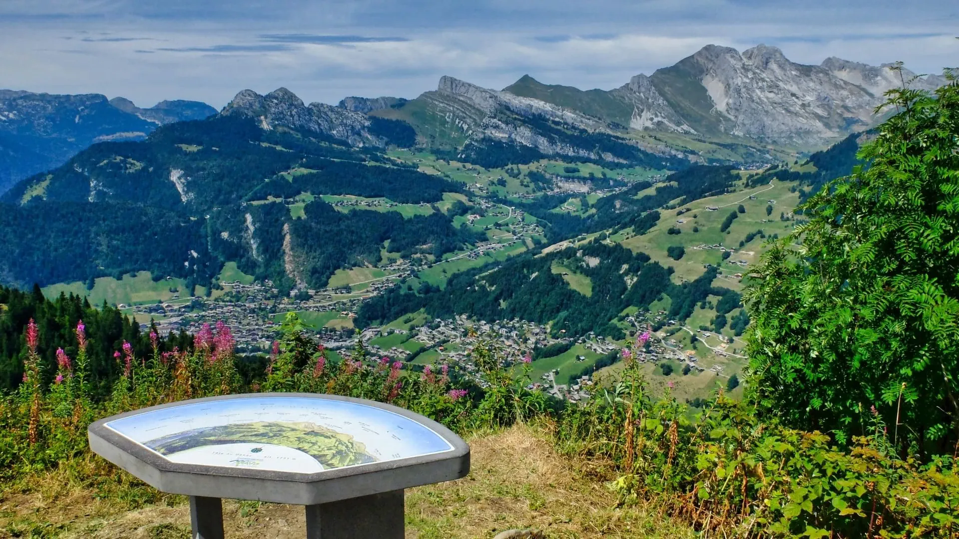 Table Dorientation Tete Du Danay Aravis Alpes C Thomas Praire - Alpes - France © Thomas Praire