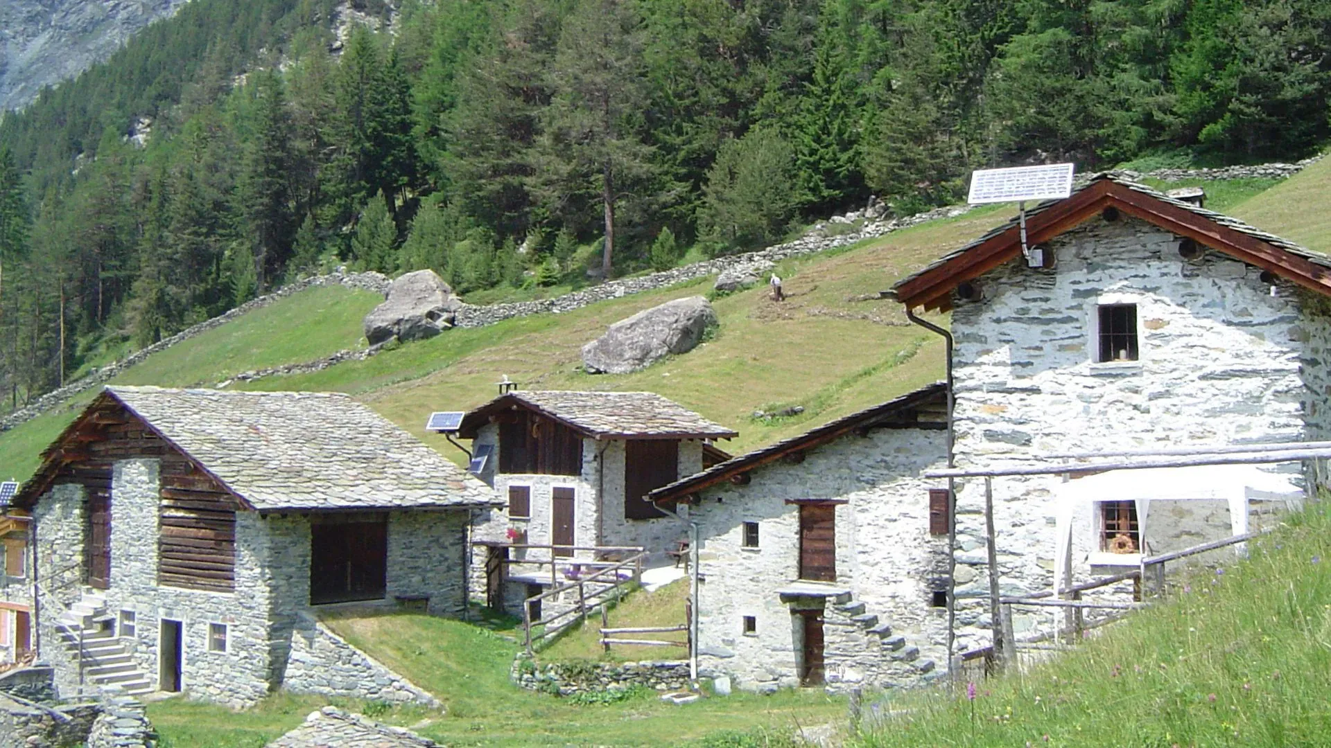 Refuge Teodulo avec vue sur le Cervin - Suisse