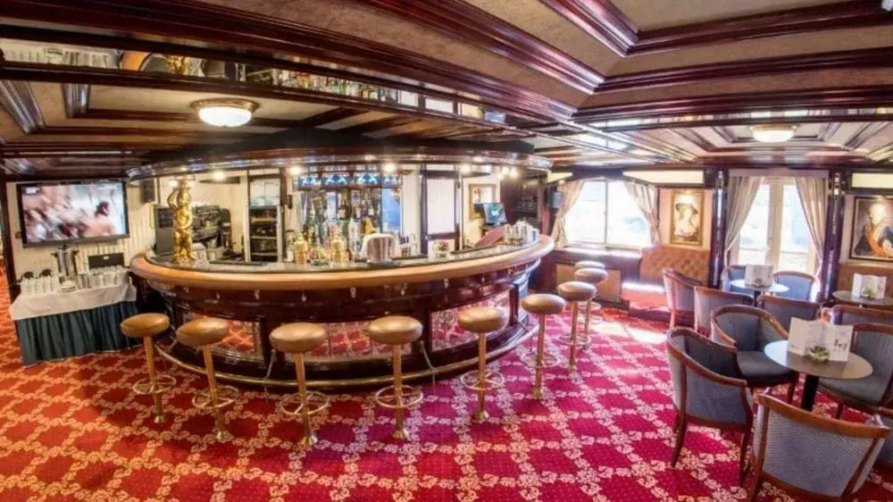 Restaurant interieur du Thalassa - Cyclades - Grece