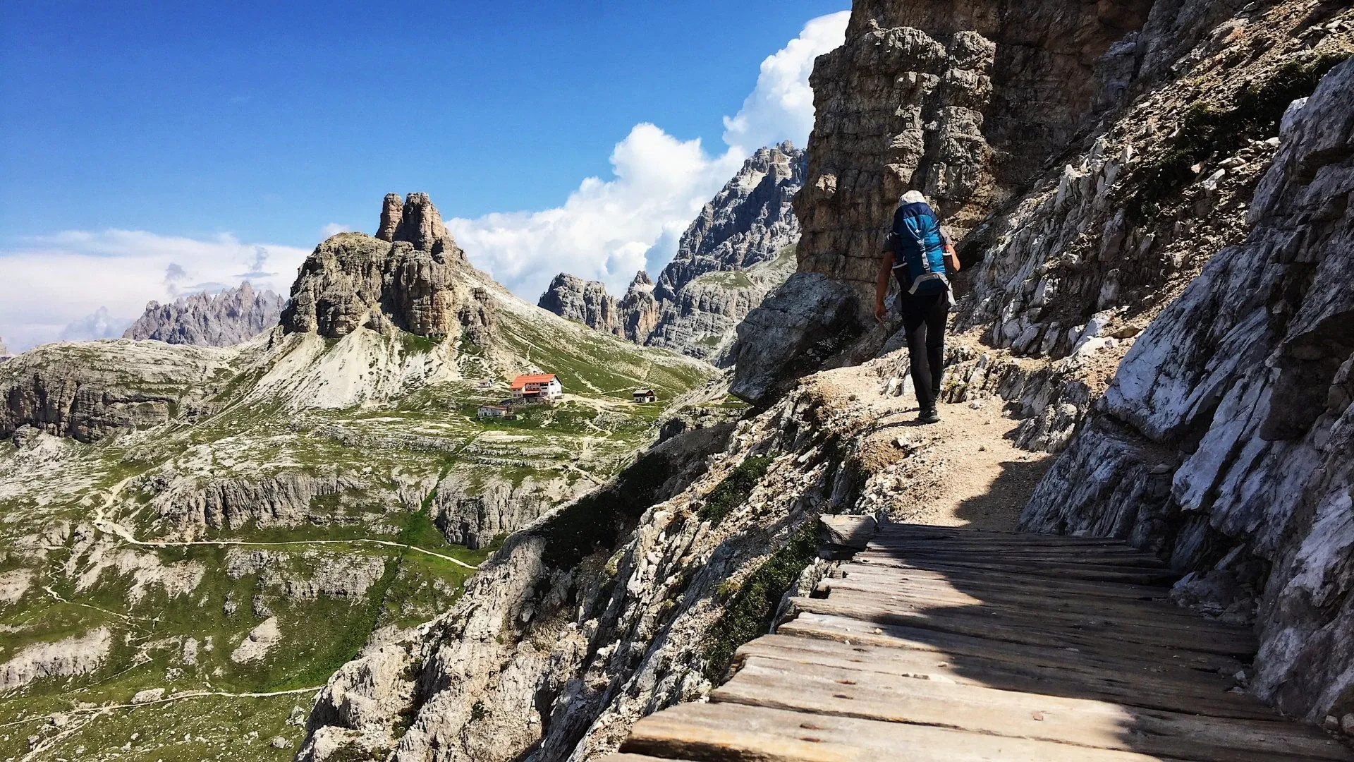 Massif des Tofane et sommets enneiges - Dolomites - Italie