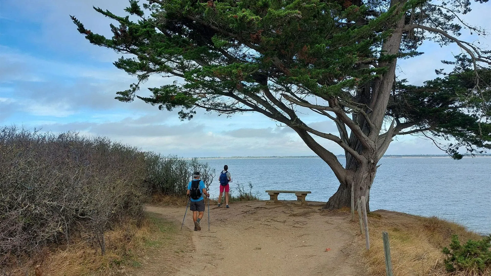 Sentier le long de la rivière du Loup - Côte d Azur - France