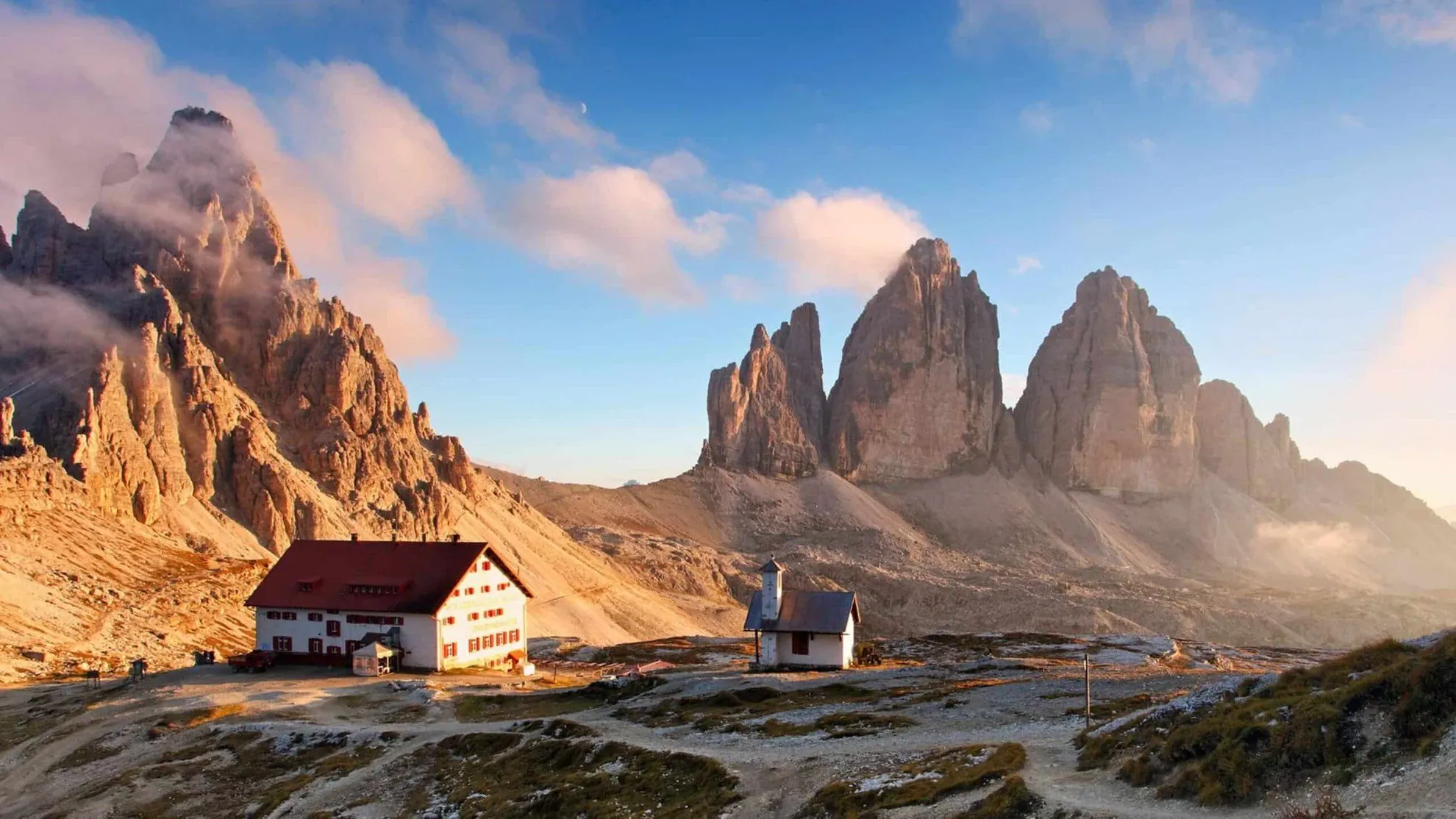 Tre Cime Di Lavaredo Et Le Refuge Locatelli - Italie