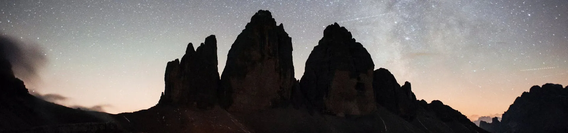 Tre Cime di Lavaredo sous ciel etoile - Dolomites - Italie