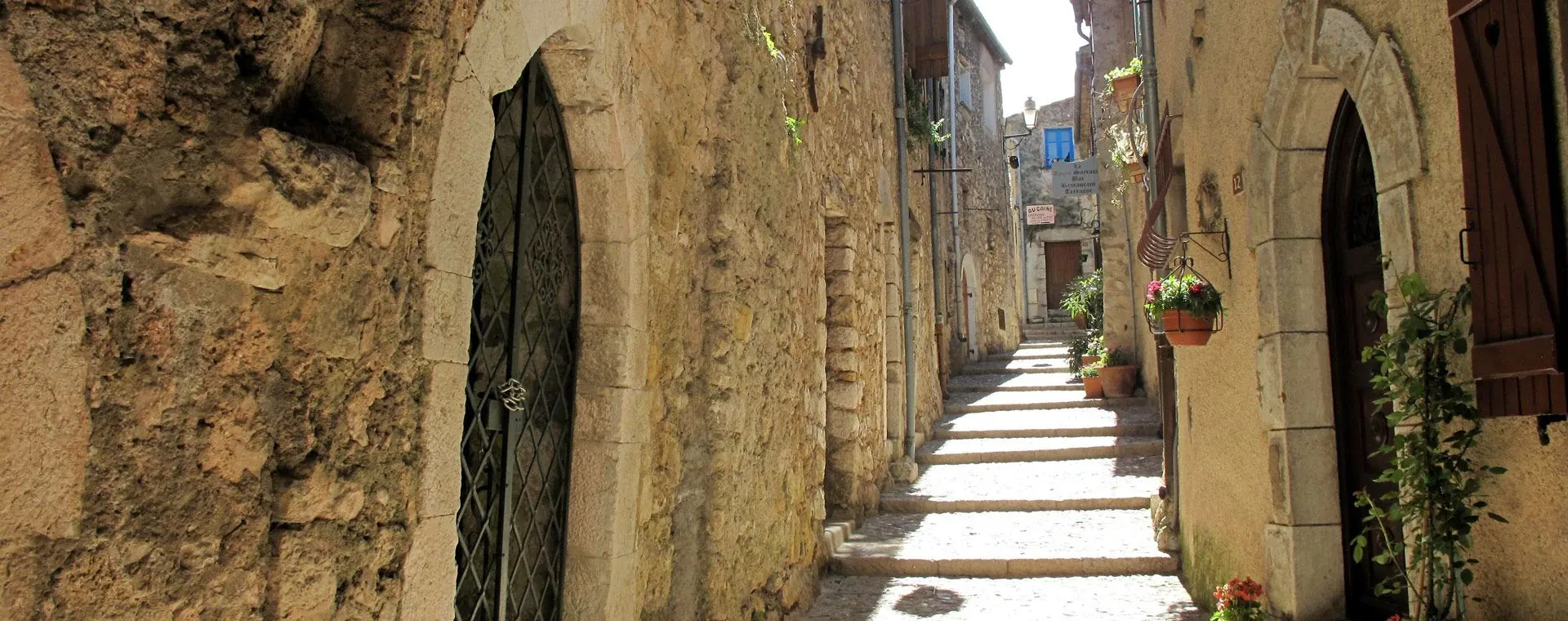Rue troglodyte de Souzay-Champigny - Val de Loire - France