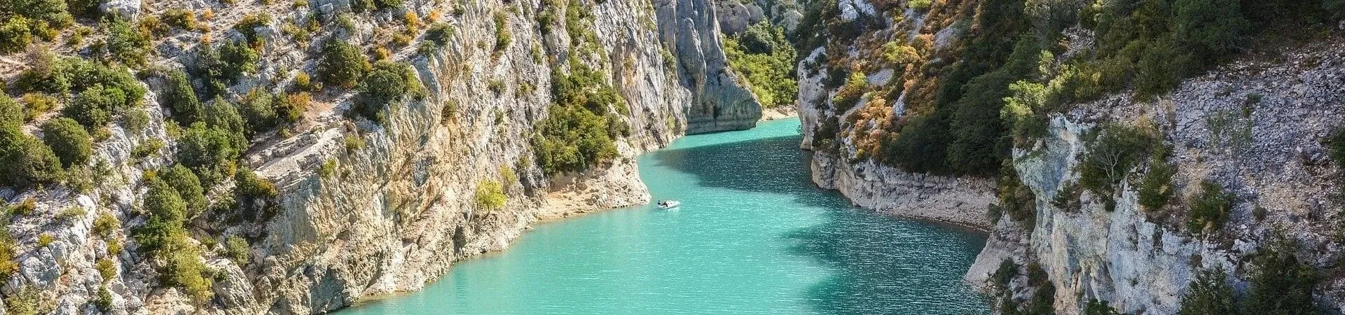 Eaux turquoise entre falaises calcaires - Gorges du Verdon - Provence France