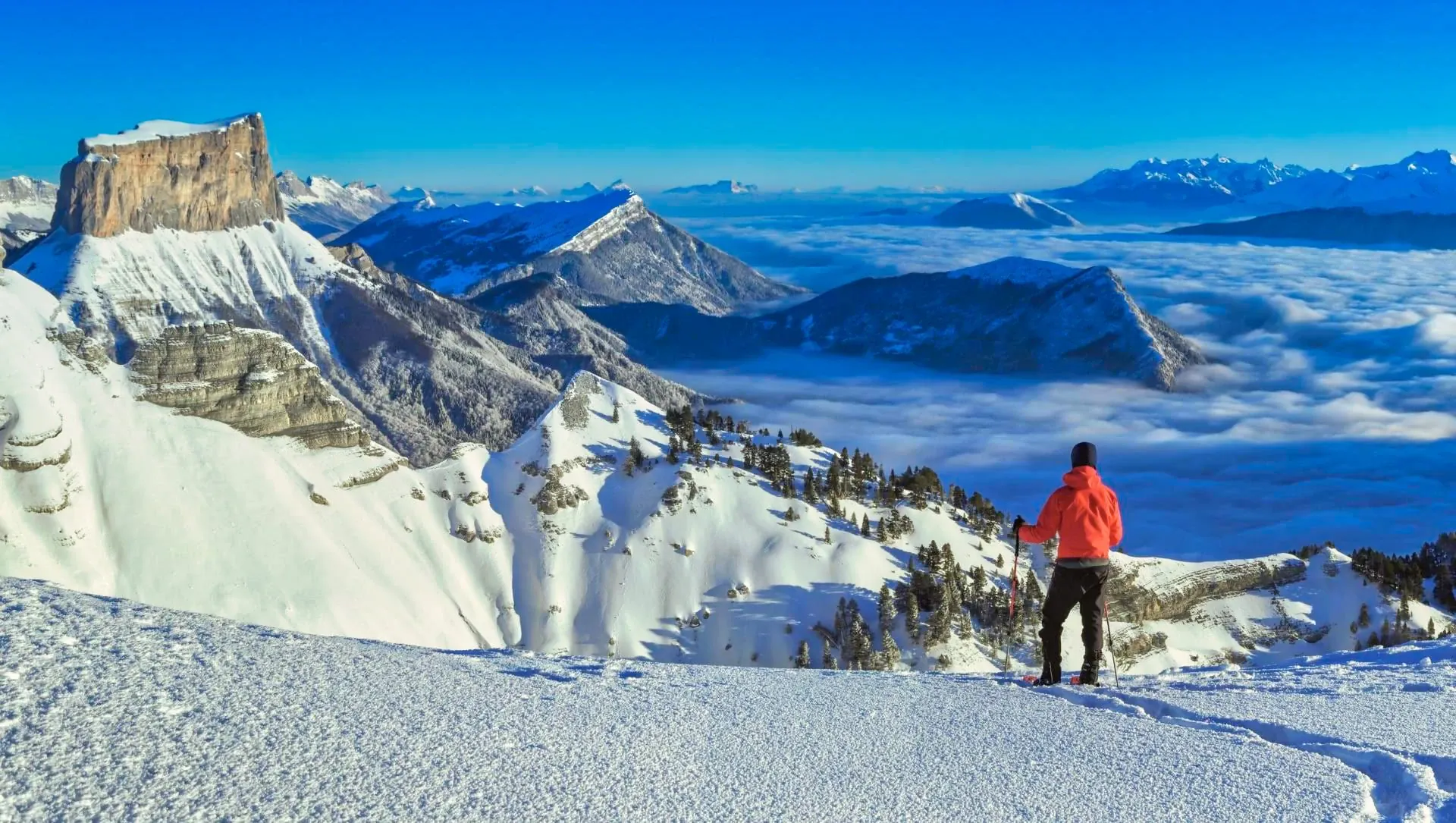 Vercors Mont Aiguille Hauts Plateauxraquettes Neige Mer De Nuages C Adobe Stock - Vercors - France © Adobe Stock