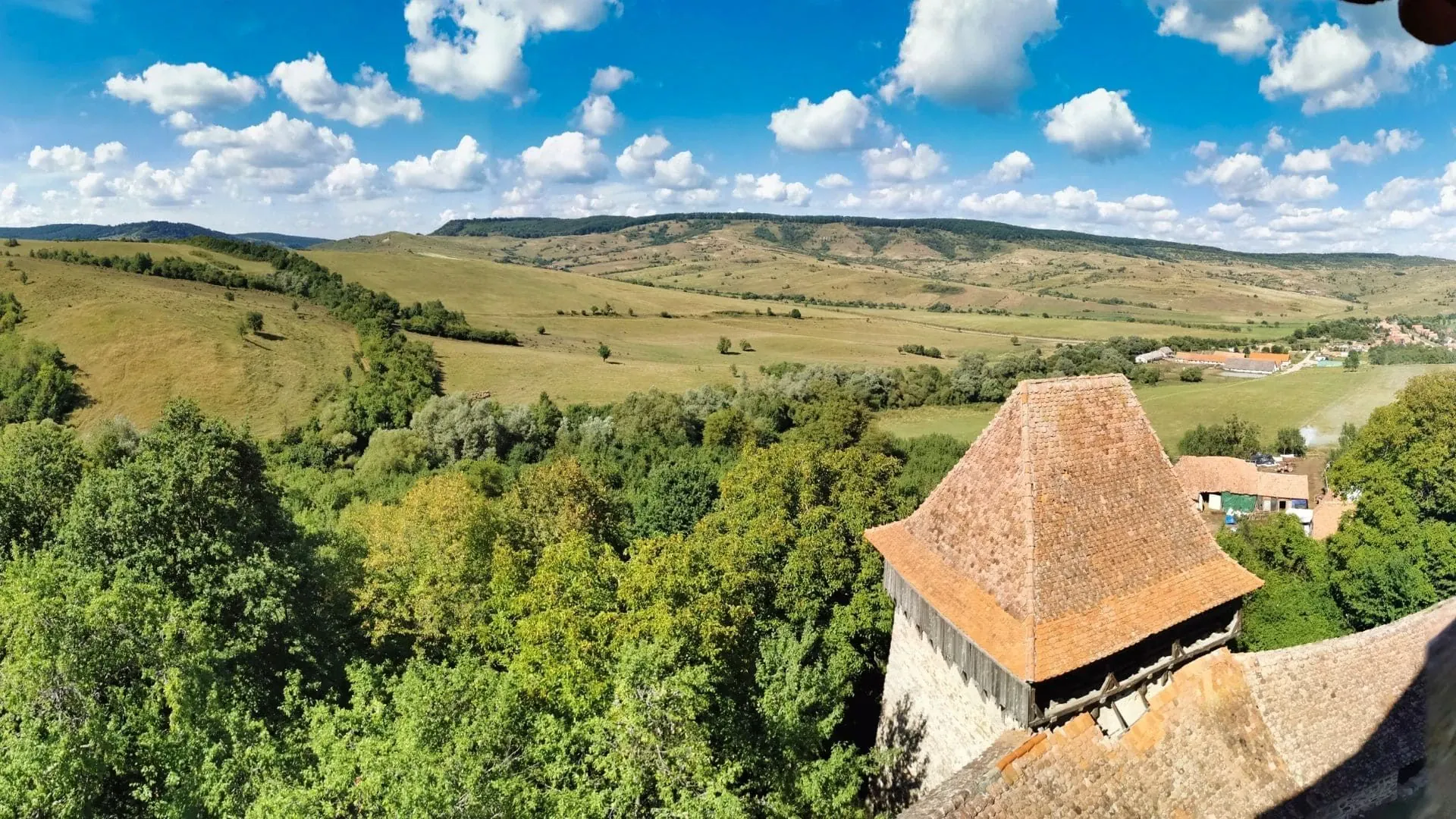 Vue Depuis Leglise Fortifiee De Viscri Roumanie David Praire