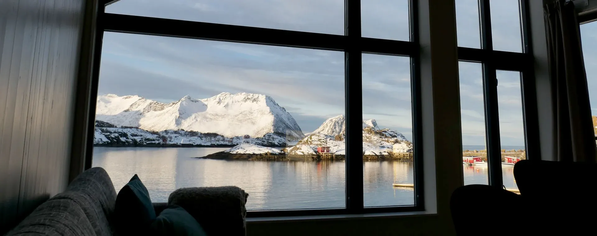 Vue Paysage Ile Senja Depuis Fenetres Hebergement - Norvège