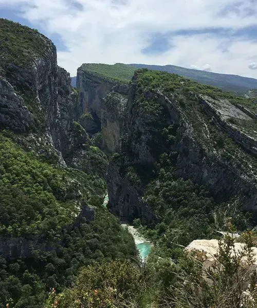 Point de vue sur Monistrol-d'Allier et ses gorges - France © Adrien Ozanon