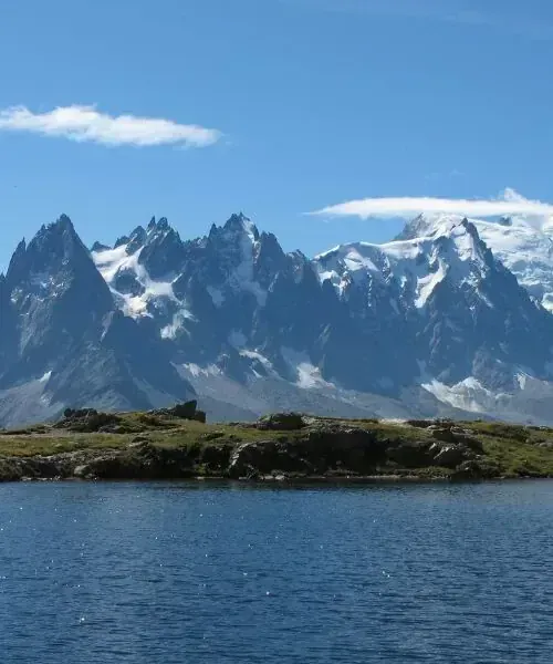 Vue sur le massif du Mont-Blanc depuis le Mont de la Saxe - Italie