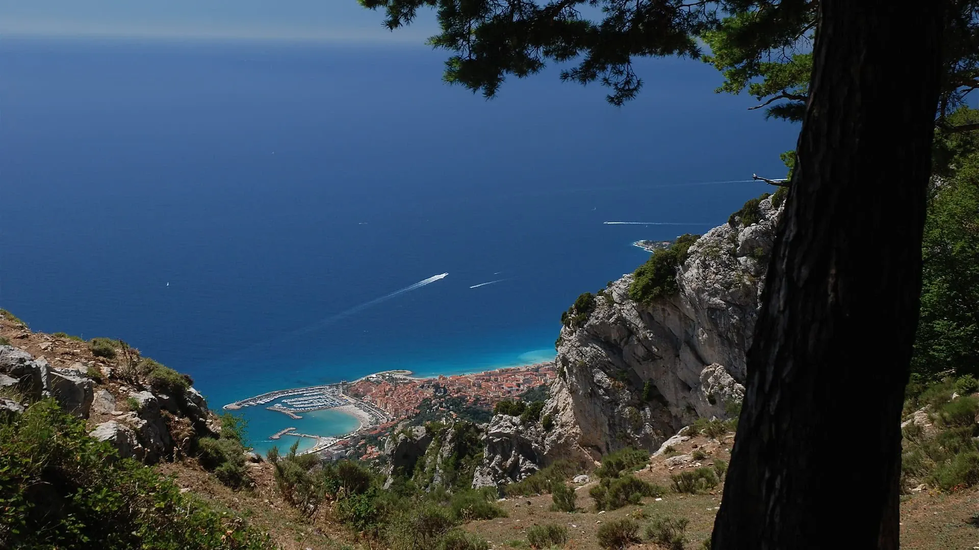 Vue Sur La Mer - France - view-sur-la-sea-france-2