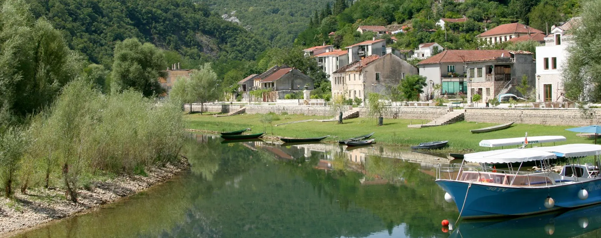 Village Rijeka Crnojevica Montenegro - Monténégro