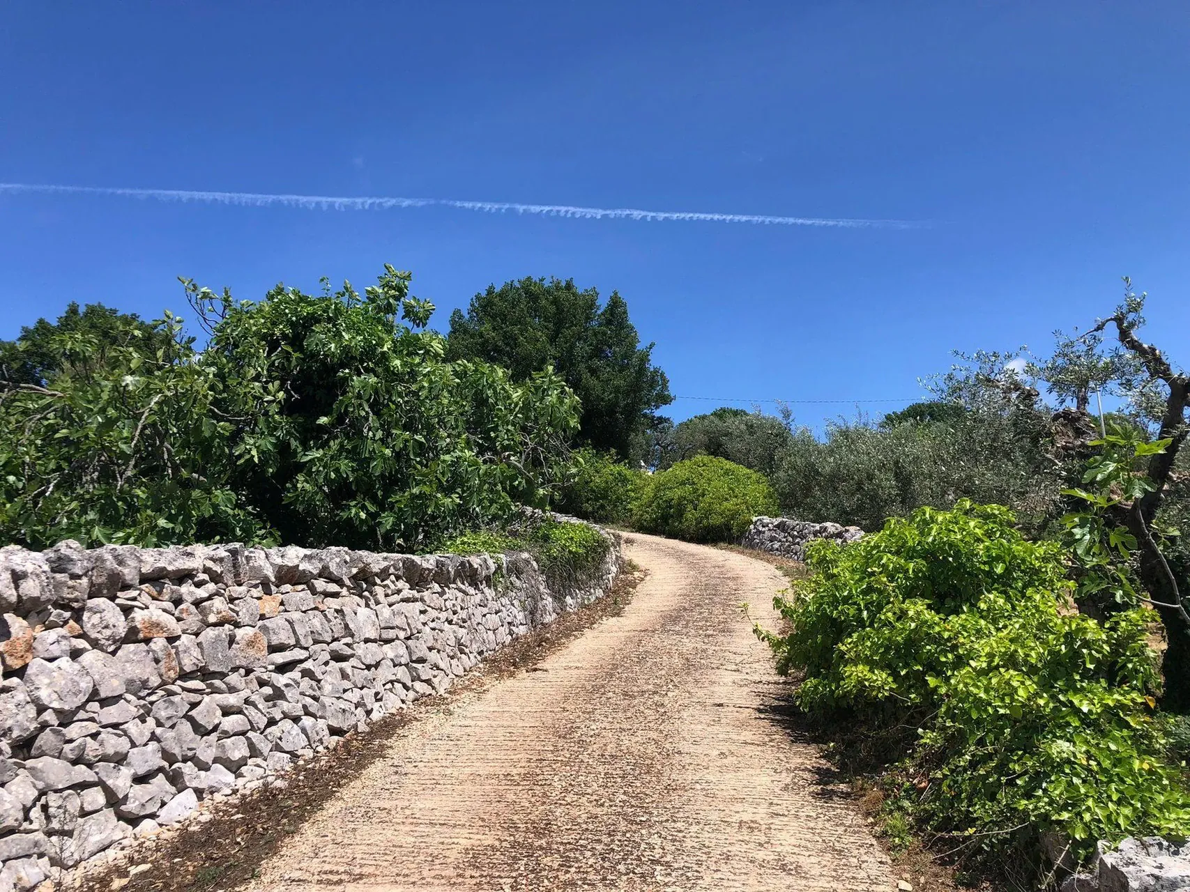 Place du village de Cisternino - Pouilles - Italie