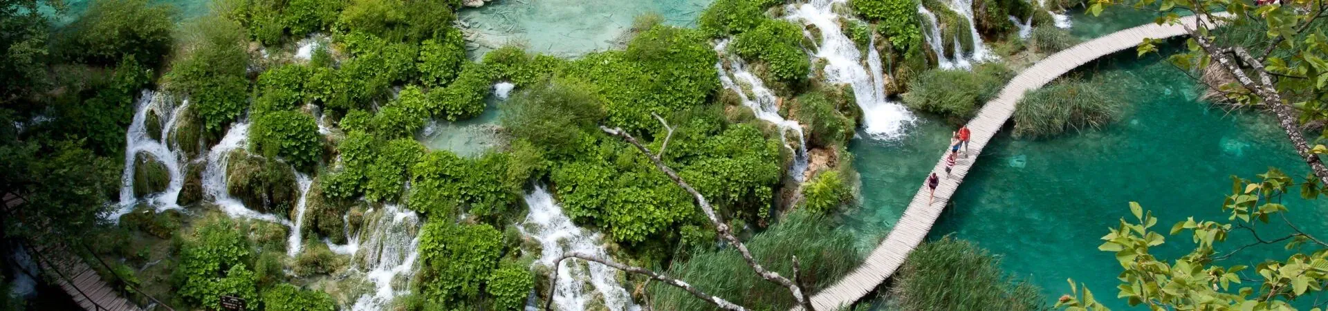 Cascades et passerelles en bois - Lacs de Plitvice - Croatie