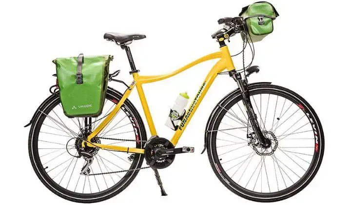 Velo de randonnee homme jaune avec sacoches vertes - Circuit Venise-Porec